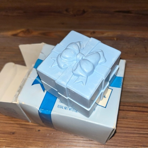 NIB Vintage Avon Bubbly Bear Soap In Soap With Box - Picture 4 of 7